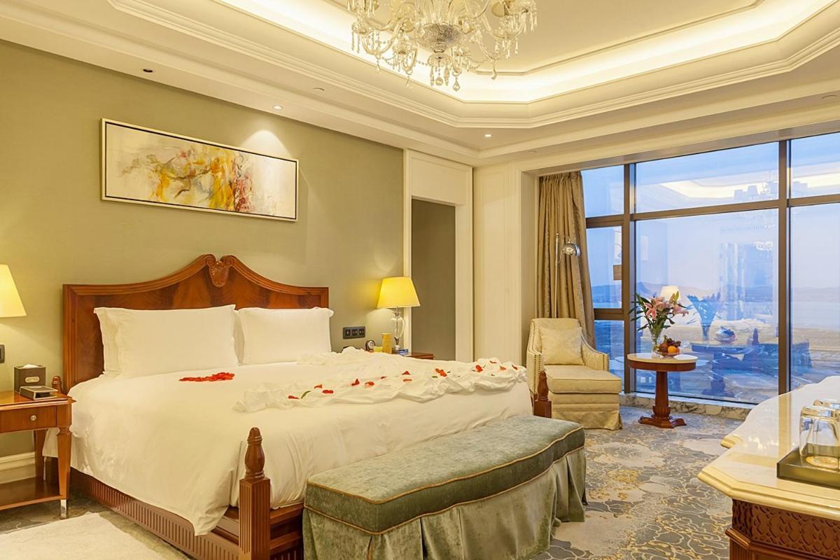 Royal Seaside Hotel And Hot Springs Xiamen Exterior photo