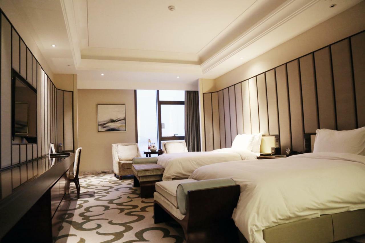 Royal Seaside Hotel And Hot Springs Xiamen Exterior photo